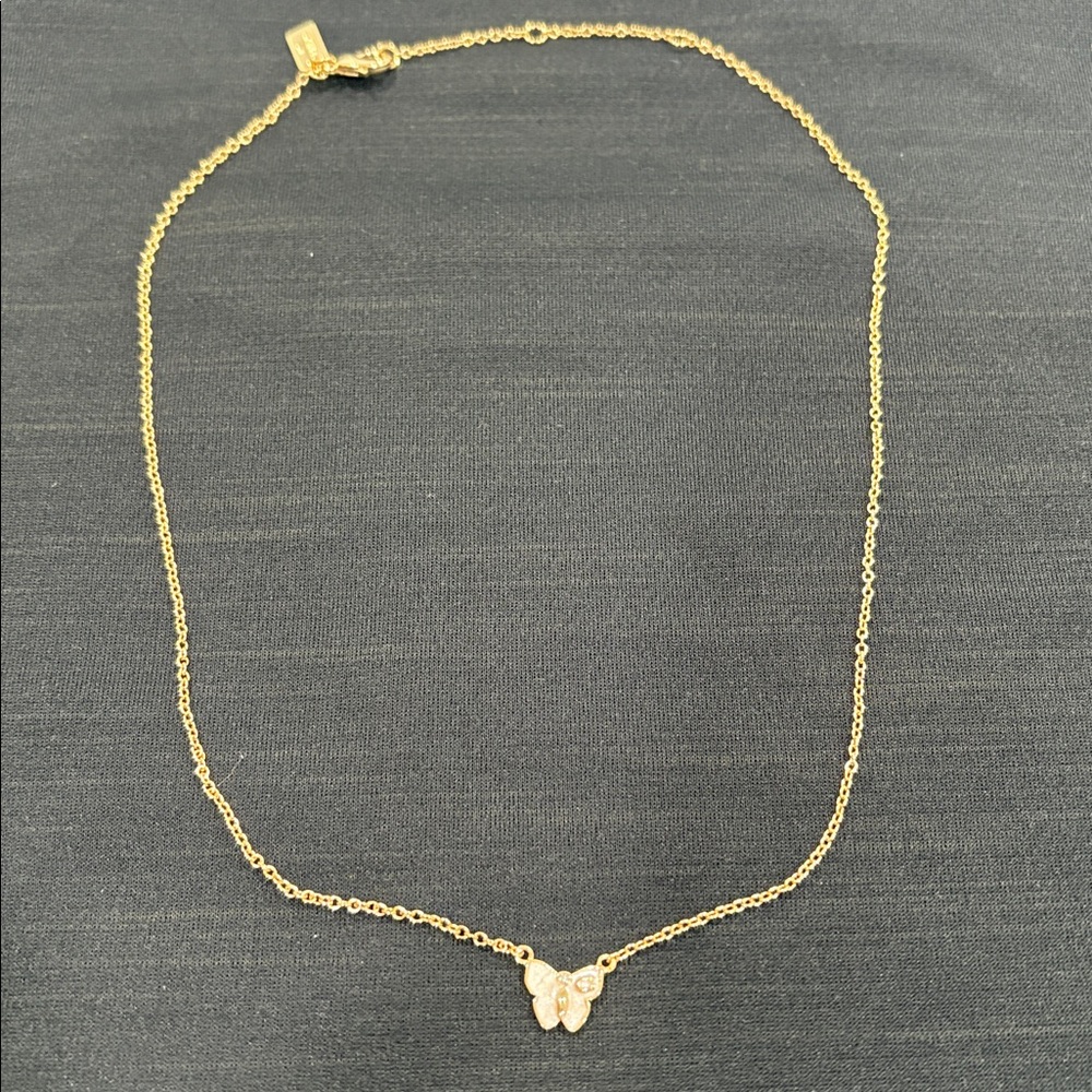 COACH
Signature Butterfly Short Pendant Necklace - Picture 3 of 15